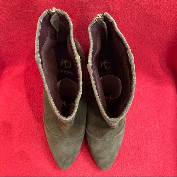 KELSI DAGGER Sz 9.5 Stacked Heel Pointy Toe Zipper Closure Above Ankle Booties - Picture 3 of 11